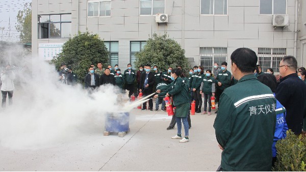 球友会（中国）加强安全意识，全体员工进行消防演练