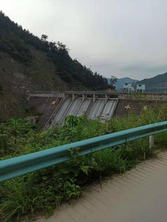 进水球友会体育现场环境